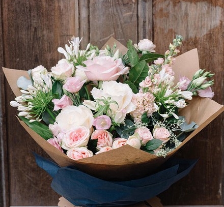 0001_arcade-flowers-_-artisan-floristry-_-ringwood-hampshire-_-gracie-beth-bouquet-1-_-www-arcadeflowers-co-uk_1627377181-13ec32c098ac0237042e1dfe31557d5b.jpg